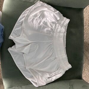 Lululemon hotty hot 2.5” short